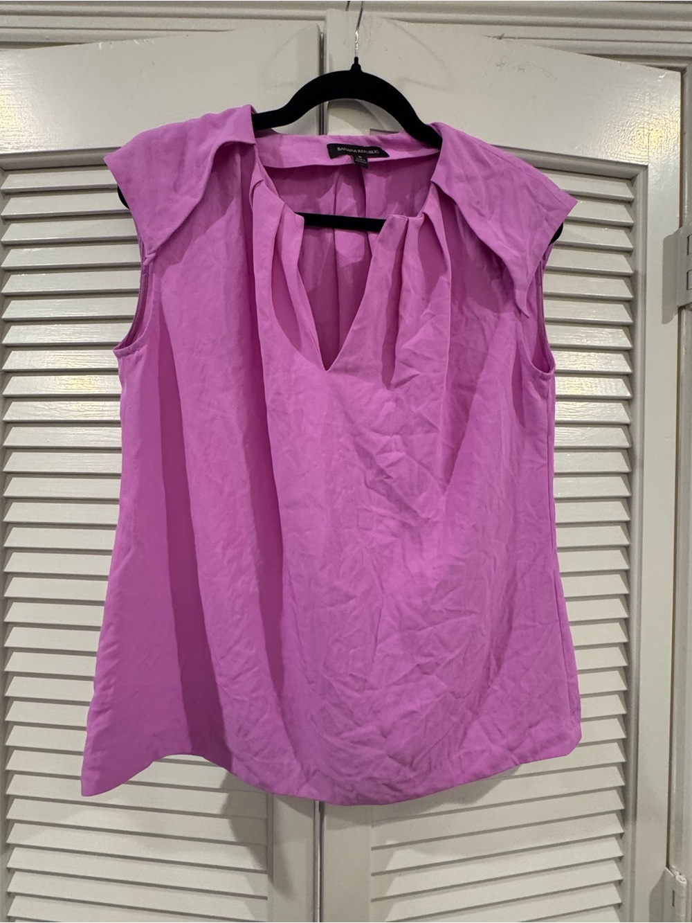 Banana Republic Sleeveless V-Neck Blouse in Bright Purple
